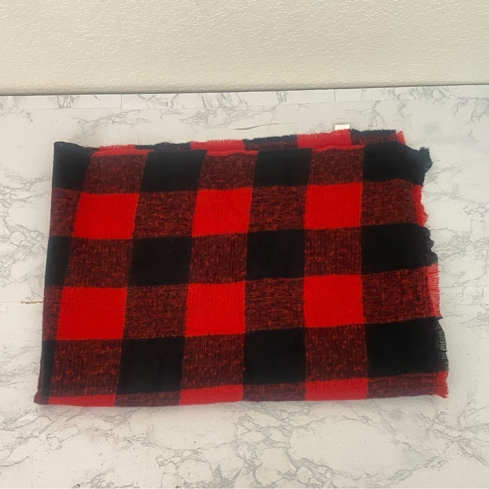 Old Navy Plaid Flannel Scarf Red Black Cozy Soft Brushed Fringe 74x25" NWT - Picture 1 of 5